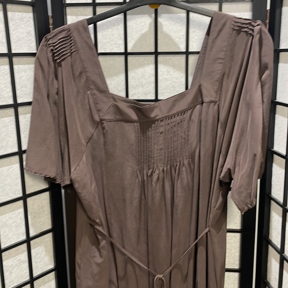 Due Per Due, %100 Silk, Dark Brown Short Sleeve Dress - Picture 5 of 8